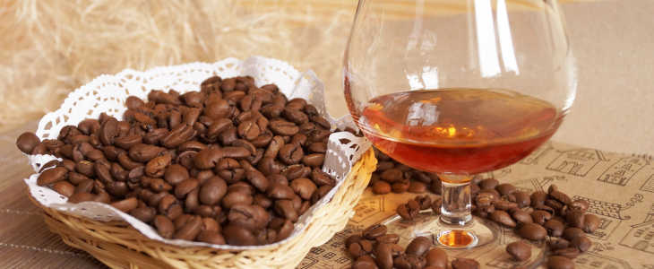 Кофе с коньяком: польза и вред, повышает или понижает давление