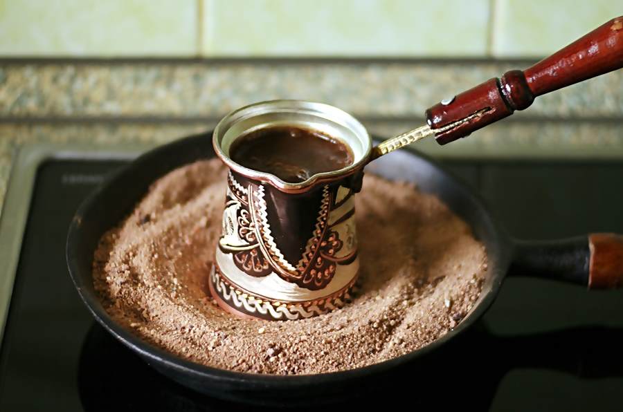 кофе по -турецки на песке