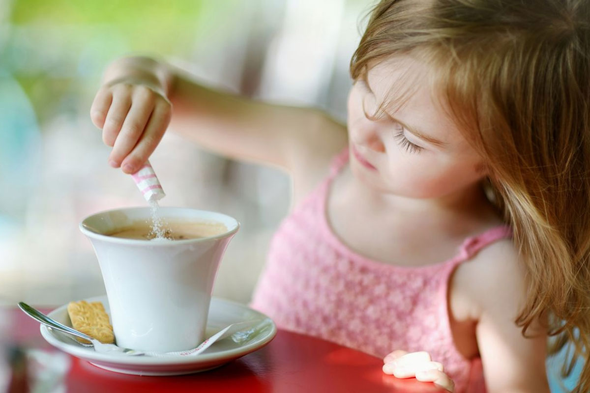 С какого возраста можно пить кофе подросткам и детям. Какие существуют ограничения